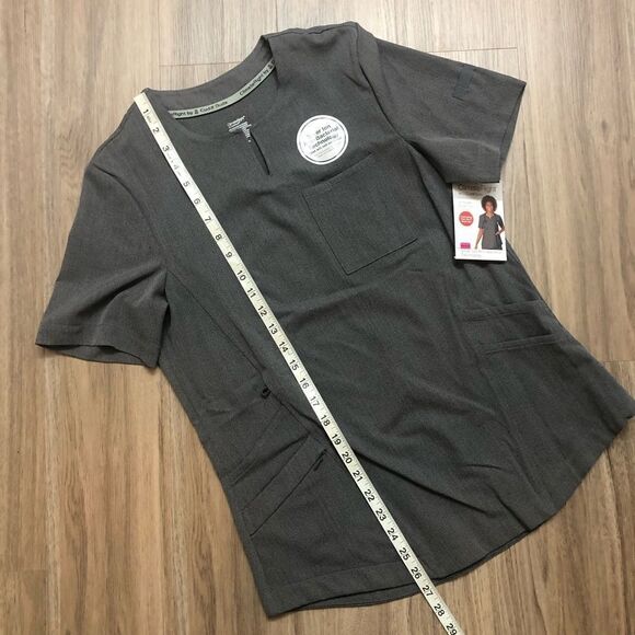 Cuddl Duds 6-Pocket Short Sleeve Scrub Top - Picture 12 of 13